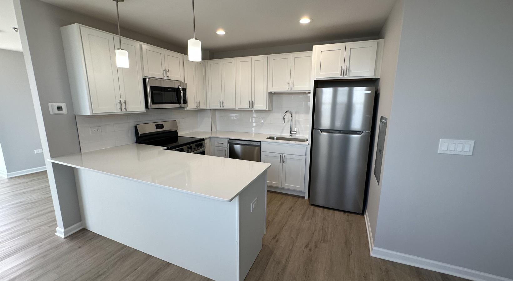 Modern Kitchens with Designer Finishes Waukegan